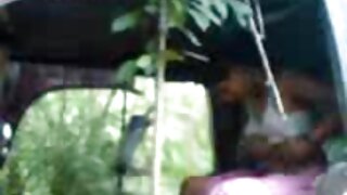 ಜೆಸ್ಟಿ ಶ್ಯಾಮಲೆ ಸೆಡಕ್ಟ್ರೆಸ್ ತನ್ನ ಹುಡುಗನ ಮೇಲೆ ಗುಳ್ಳೆ ಬಟ್ ಅನ್ನು ಅಲುಗಾಡಿಸುತ್ತಾಳೆ ಚಲನಚಿತ್ರ ಮಾದಕ bf